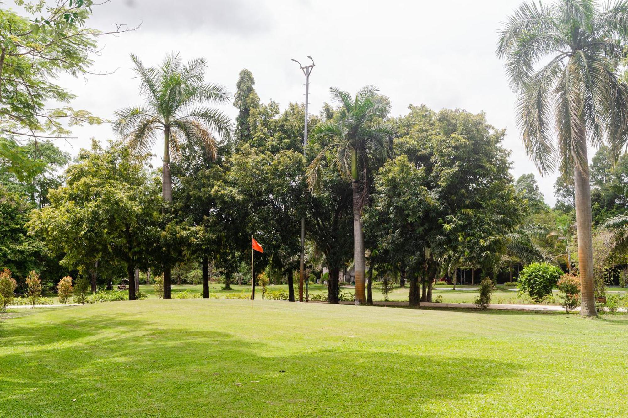 Baan Suan Khun Ta And Golf Resort Ubon Ratchathani Extérieur photo