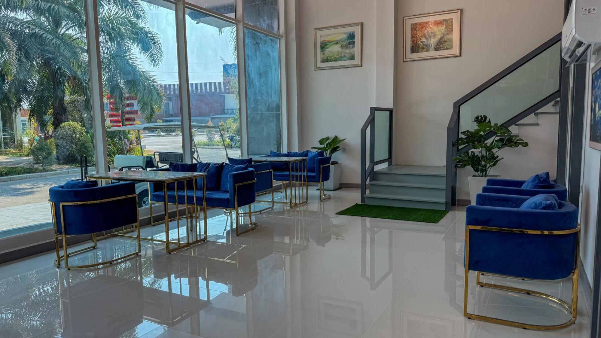 Baan Suan Khun Ta And Golf Resort Ubon Ratchathani Extérieur photo