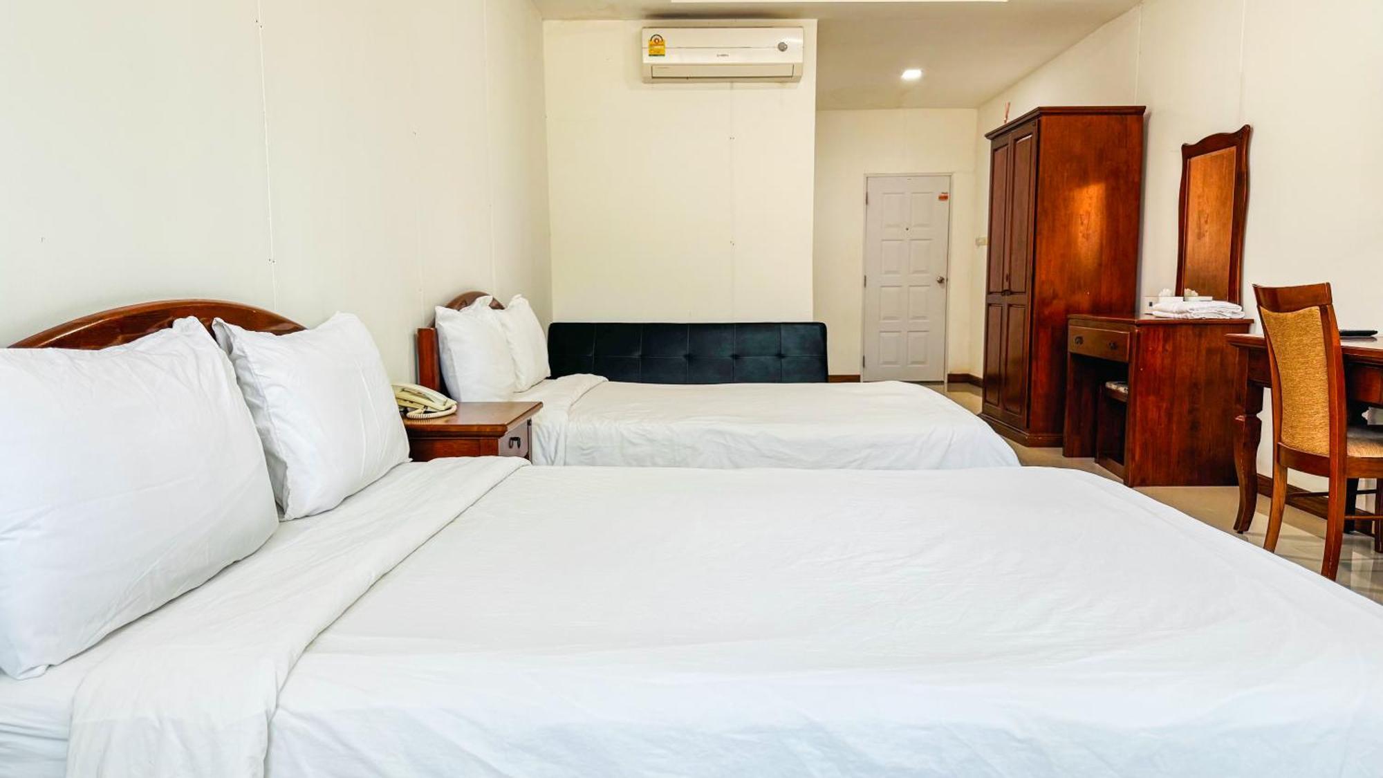 Baan Suan Khun Ta And Golf Resort Ubon Ratchathani Extérieur photo