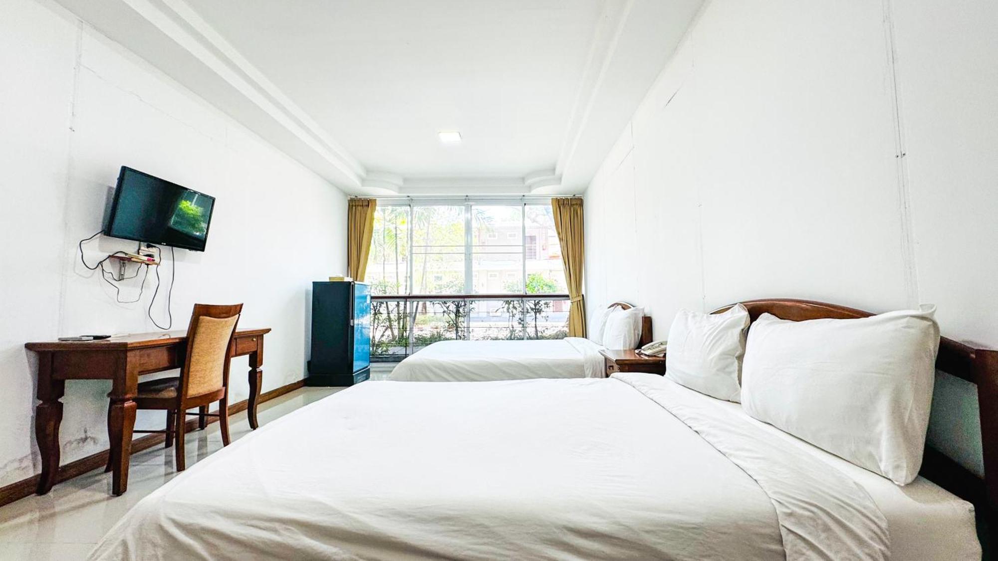 Baan Suan Khun Ta And Golf Resort Ubon Ratchathani Extérieur photo