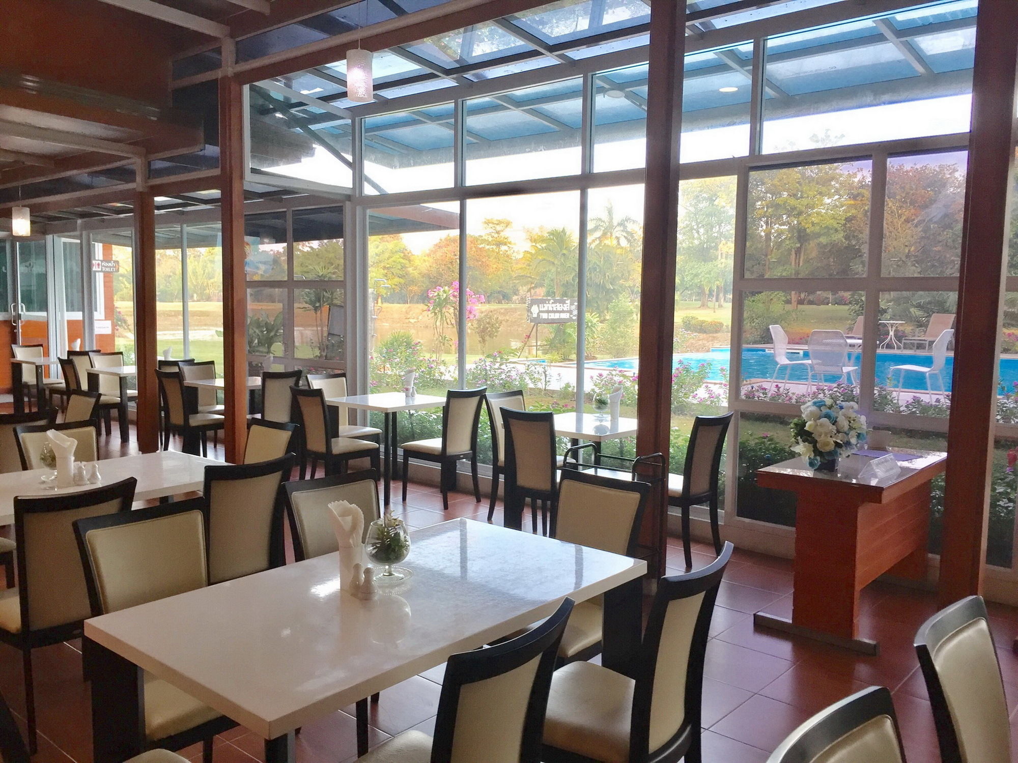 Baan Suan Khun Ta And Golf Resort Ubon Ratchathani Extérieur photo